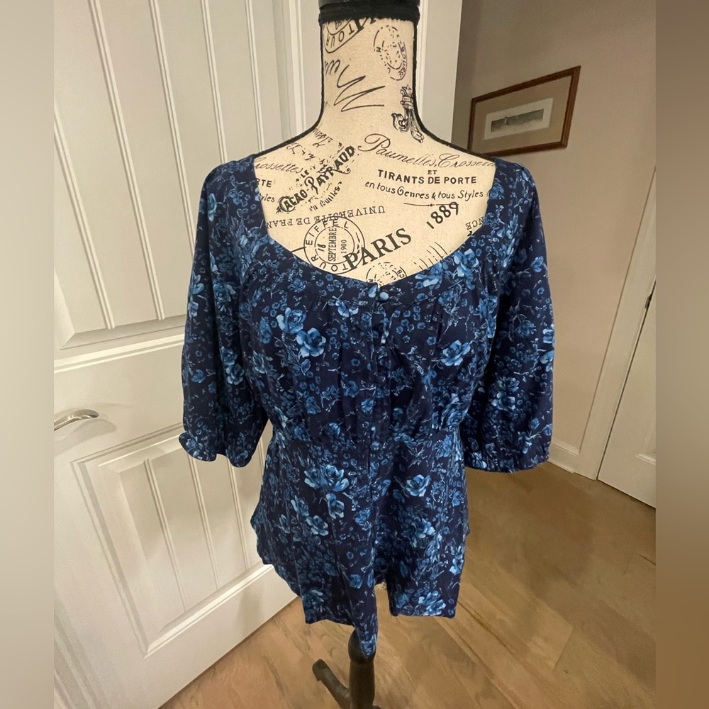 Super cute button down blouse